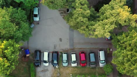 Auto-Sucht-Parkplatz