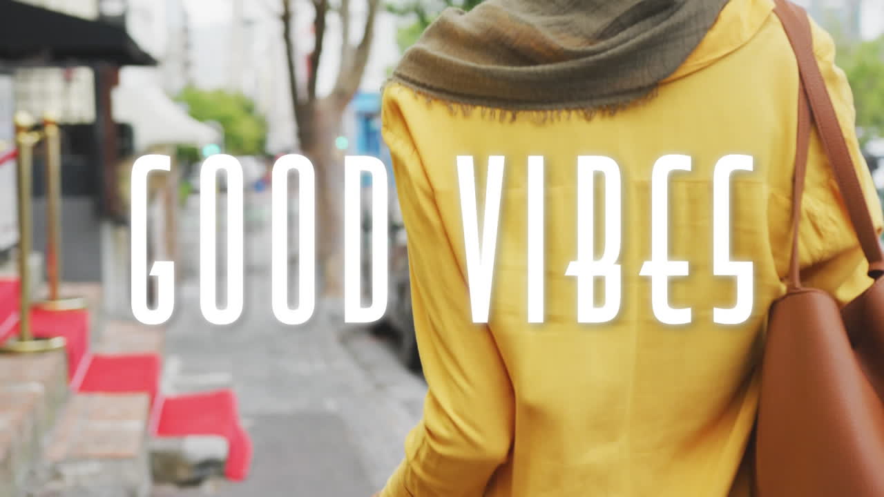 animación de vibraciones de texto sobre mujer con bicicleta