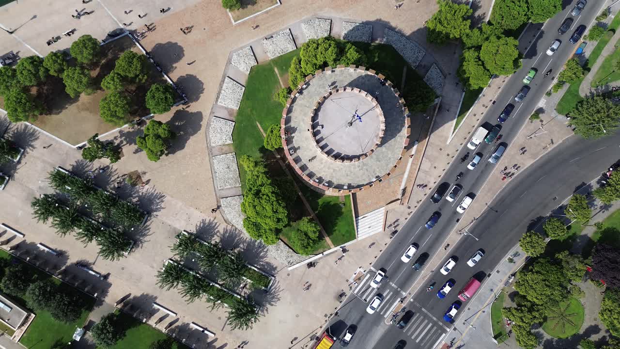 con vistas a tesalónica: torre blanca en grecia - captura aérea durante el día