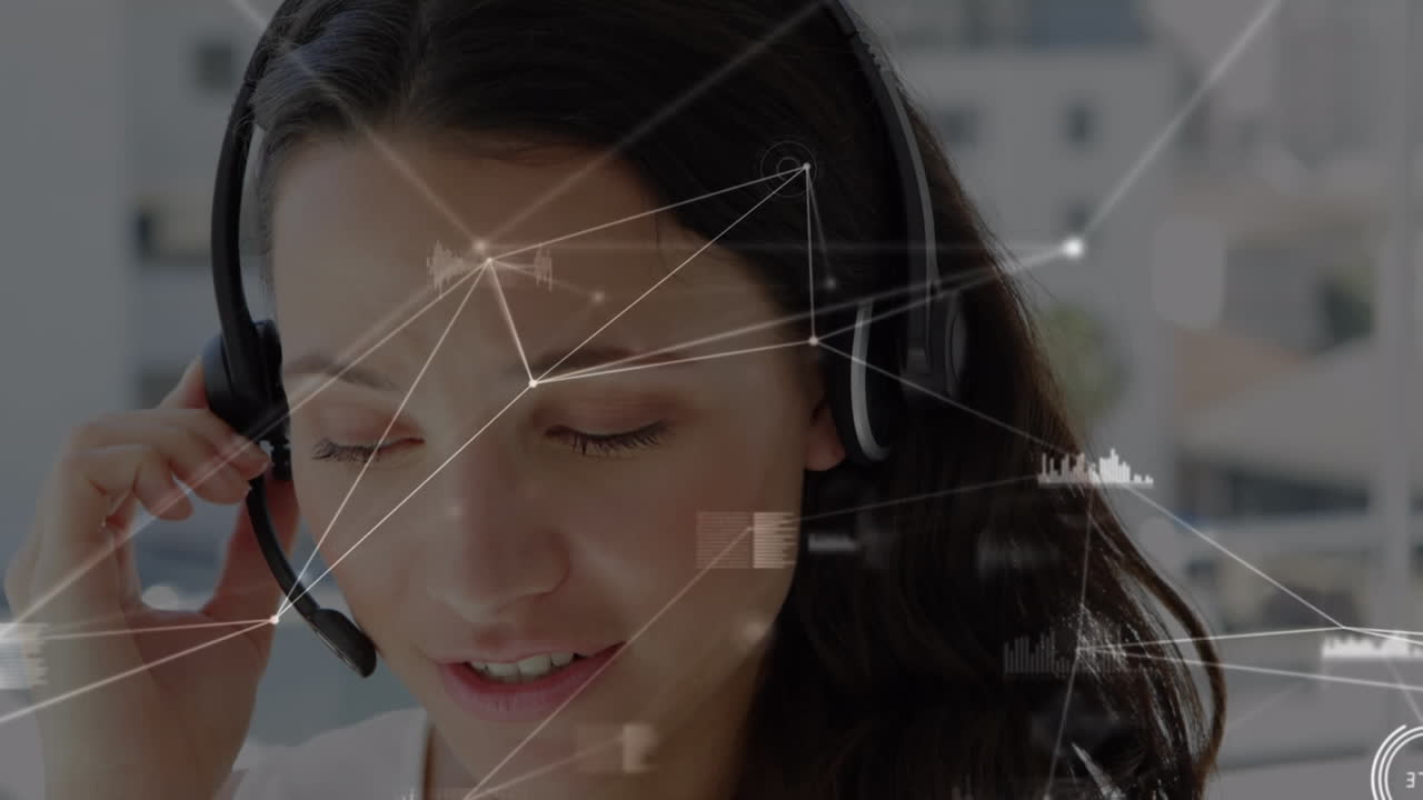 휴대폰 헤드 ⁇ 을 착용한 사업가 여성에 대한 연결 네트워크의 애니메이션