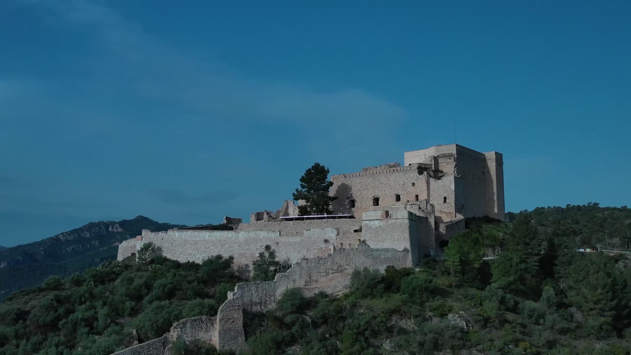 Castillo y pueblo de Miravet Rio Ebro Tarragona