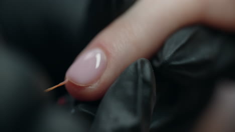 primer plano de una sesión de manicura