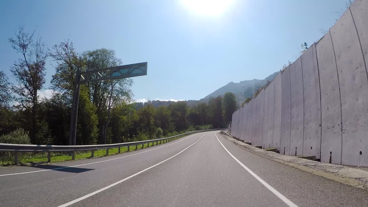 산악 고속도로 경치 드라이브