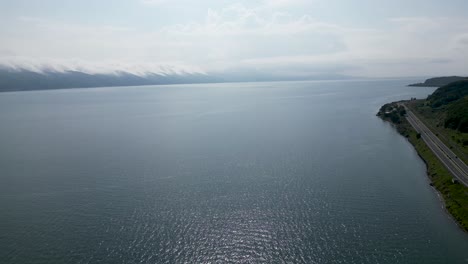 Video-De-Drones-De-Alta-Definición-De-4k-Del-Hermoso-Lago-Sevan--Armenia