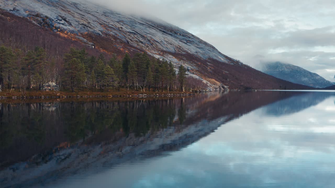 luftbillede af eiavatnet-søen i det nordlige norge