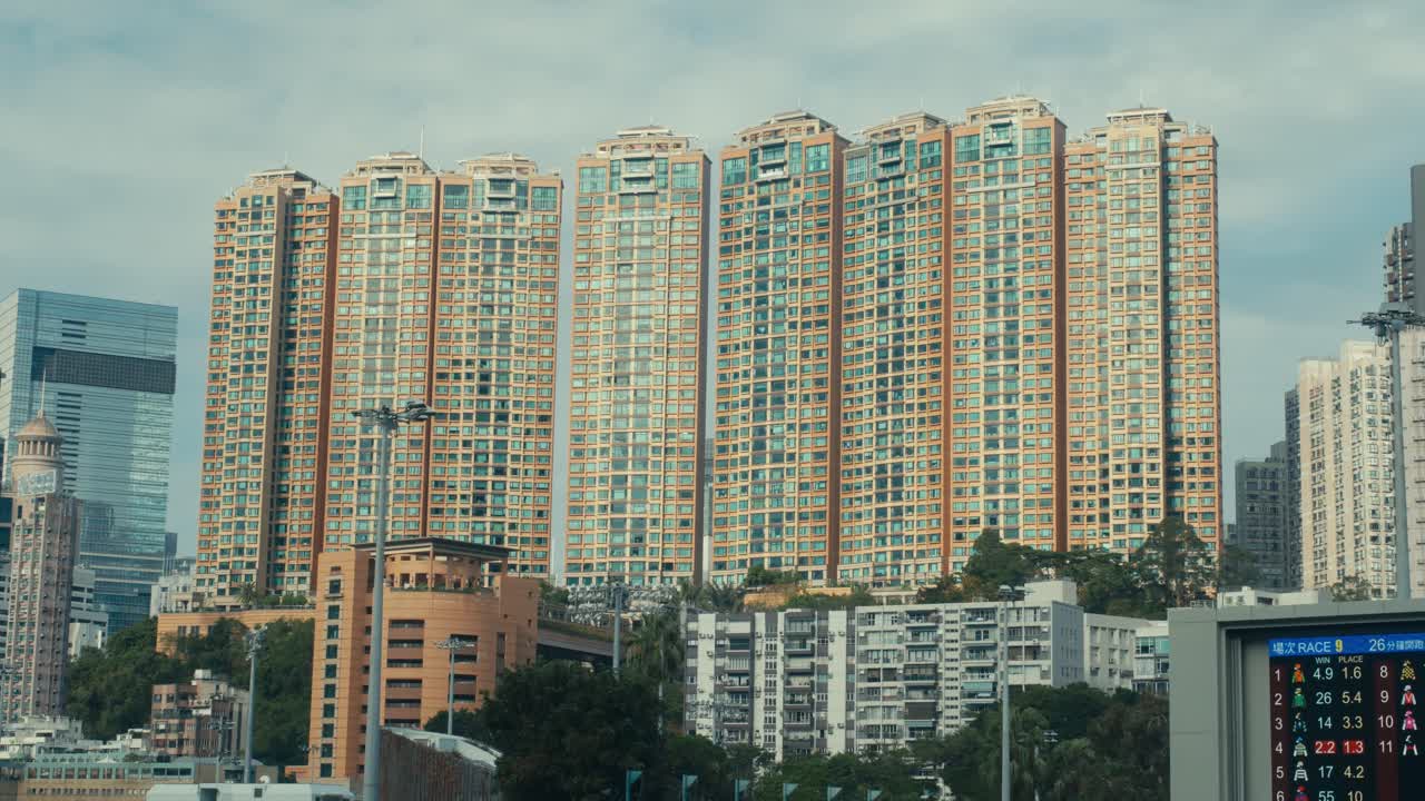 Horizonte de Happy Valley com vista para o Hipódromo de Hong Kong ao Pôr do Sol (1).