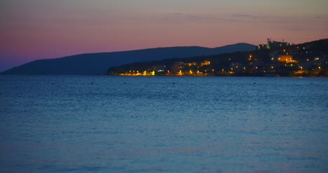 primer plano de la vista de la orilla del mar por la noche 1