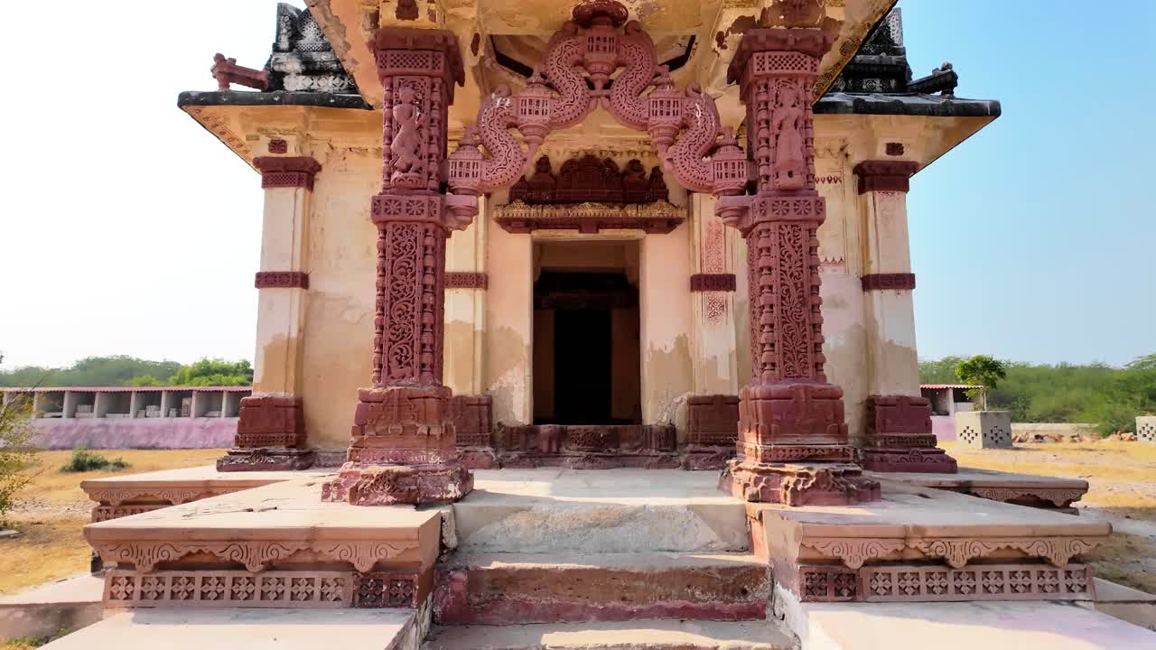 Carved Pillars of Viravah Jain Temple – Ancient Stonework in Tharparkar, Pakistan
