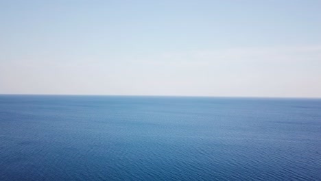 vast ocean horizon