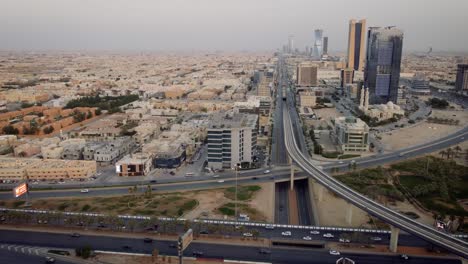 sede del ministerio de transporte y servicios logísticos, capital de la corte suprema de arabia saudita