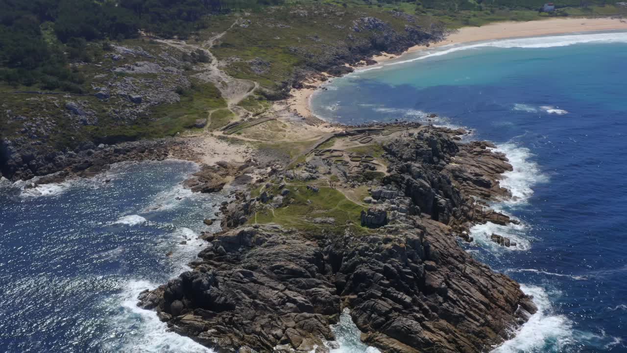 Wide aerial view of Castro de Baro&ntilde;a