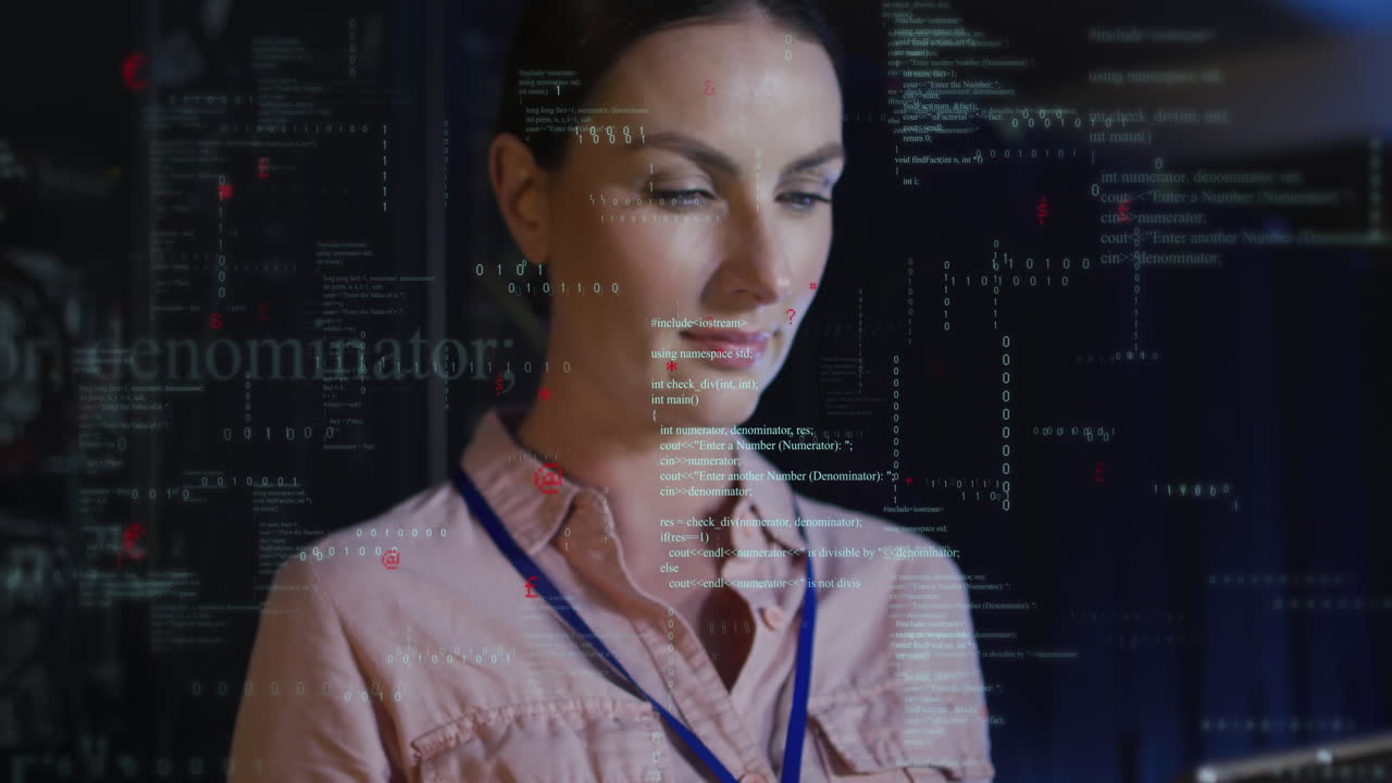 animación del procesamiento de datos sobre ingeniera informática caucásica y servidores de computadoras.