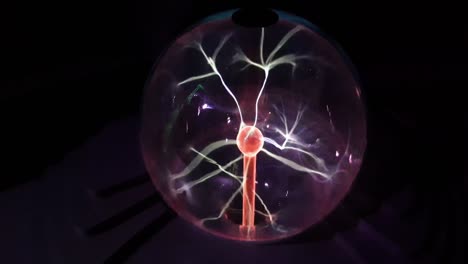 Elektrischer-Ball-Im-Kopernikus-Wissenschaftszentrum,-Warschau