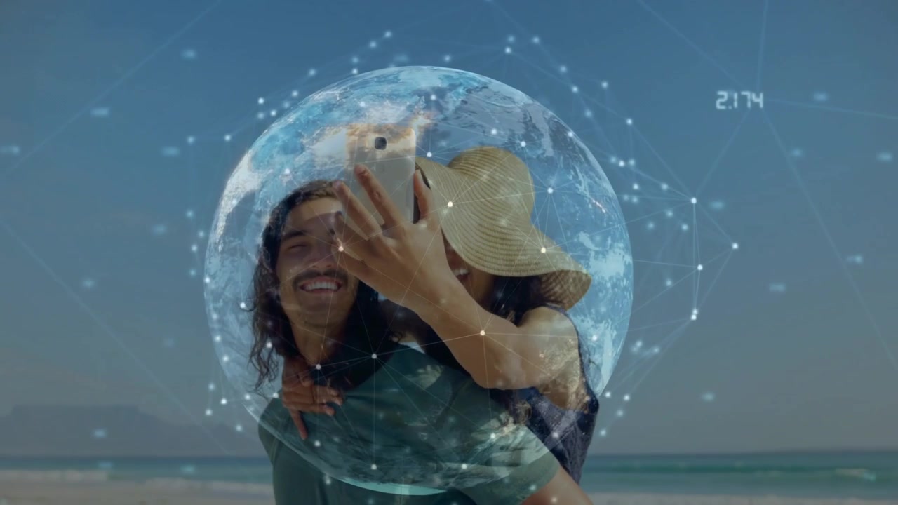 Uomo che porta in spalla mentre la donna alza il telefono per scattare un selfie, sovrapposizione di un globo tecnologico con nodi pulsanti.