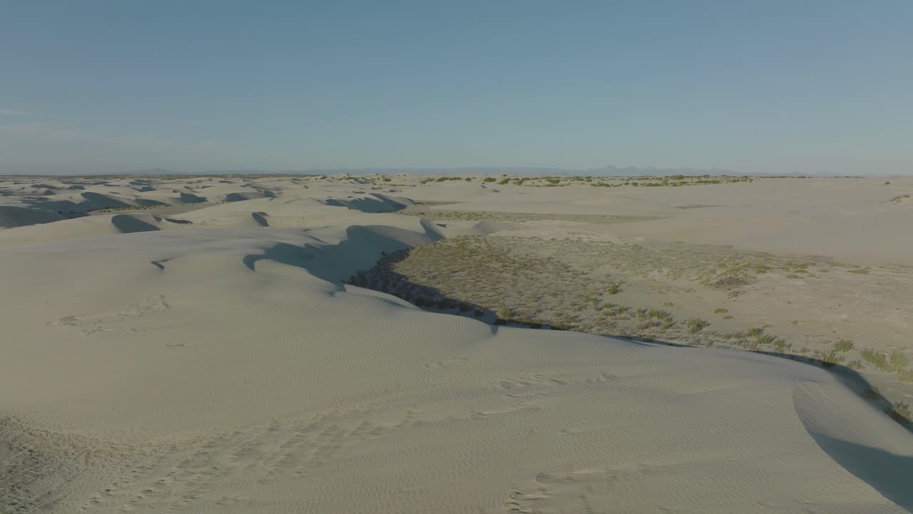 hermoso paisaje de dunas de arena en baja california sur, antena