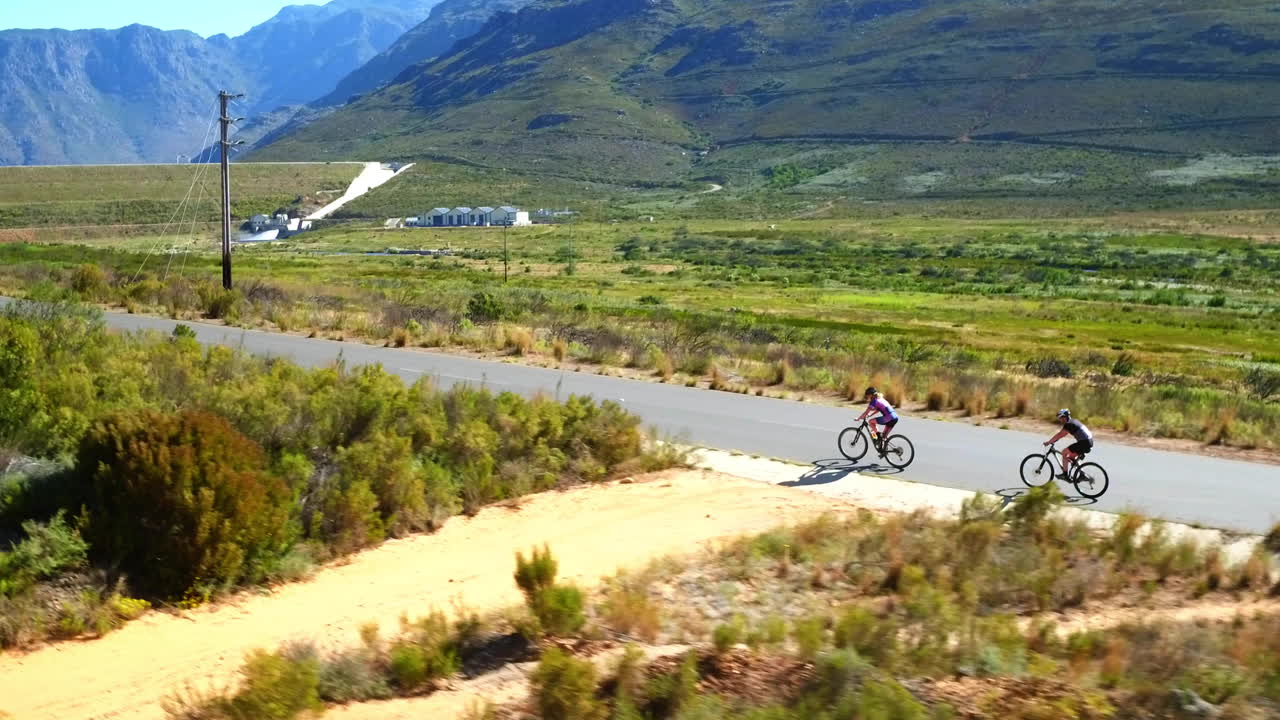 많은 사람들이 모험하지 않은 길에