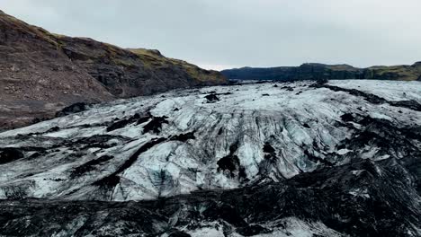 Sólheimajökull-Glacier-In-Southern-Iceland---aerial-pullback