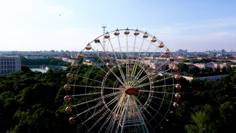 Aerial-view-of-ferris-wheel