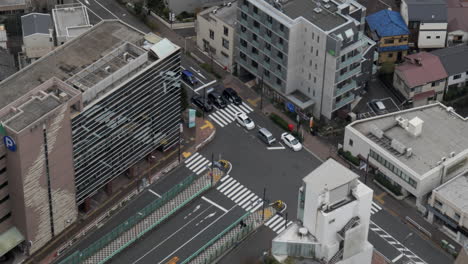 El-Distrito-Y-Estación-De-Tren-De-Ebisu,-En-Tokio,-Toma-Su-Nombre-De-La-Marca-De-Cerveza-Yebisu,-Que-A-Su-Vez-Lleva-El-Nombre-De-Ebisu.-