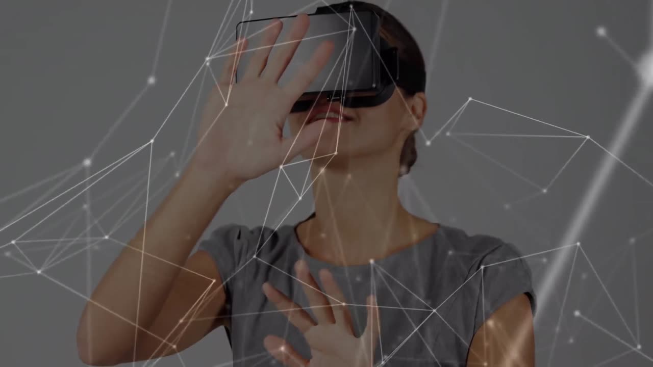 animación de la interfaz digital sobre una mujer de negocios usando auriculares vr