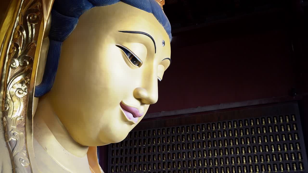 Primo piano del Bodhisattva Guanyin nel Tempio Chongyuan.