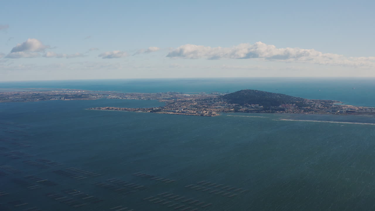 Sète, città francese, la Venezia della Linguadoca, porto e località balneare, vista aerea