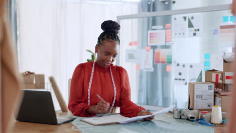 Planificación-Empresarial,-Mujer-Negra-Y-Emprendedora.