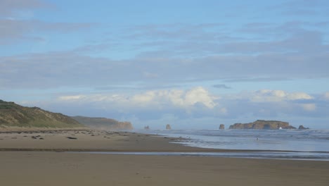 Wild-coastline-of-southern-Australia-on-a-clear-calm-day-in-the-winter