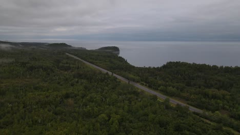 Luftaufnahme-Des-Highway-1-An-Der-North-Shore-Von-Minnesota