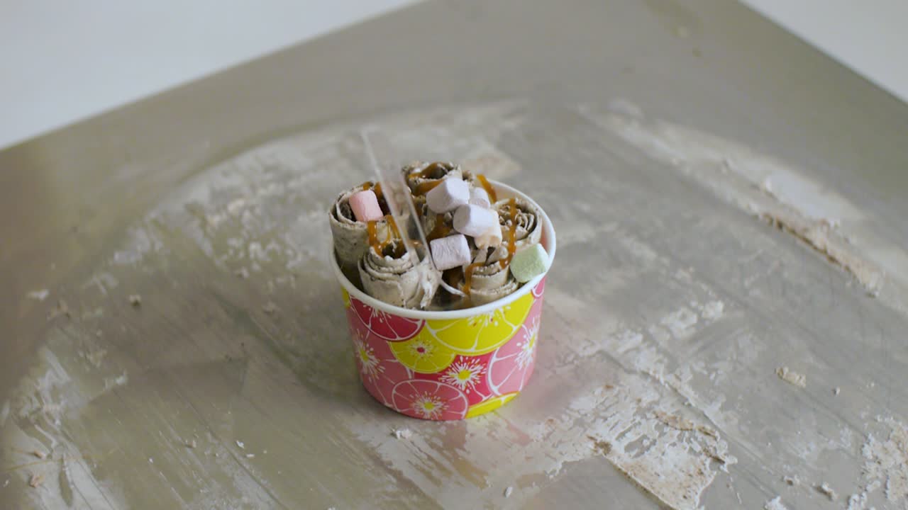 восхитительное мороженое с зефиром и карамелью