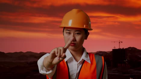 trabajador de la construcción gestando para al atardecer