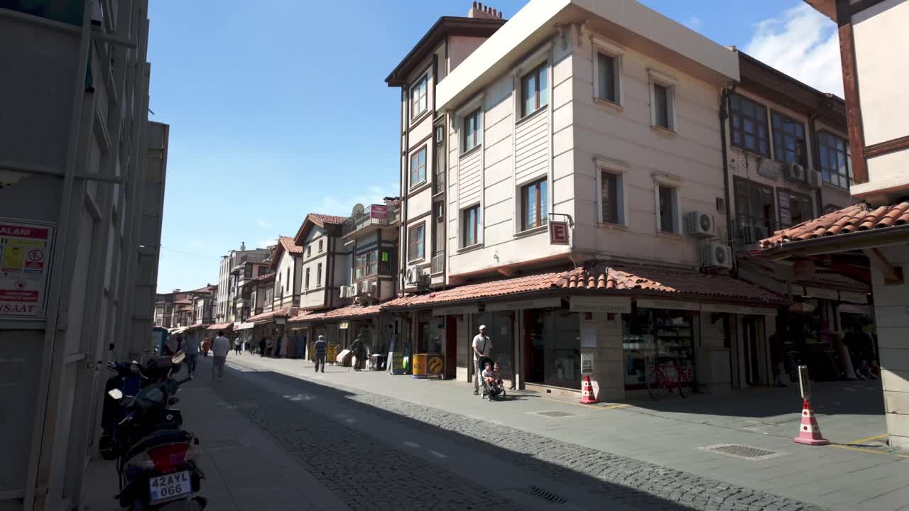 A glimpse of Konya’s historic streets, blending Turkish heritage and the everyday life of locals.