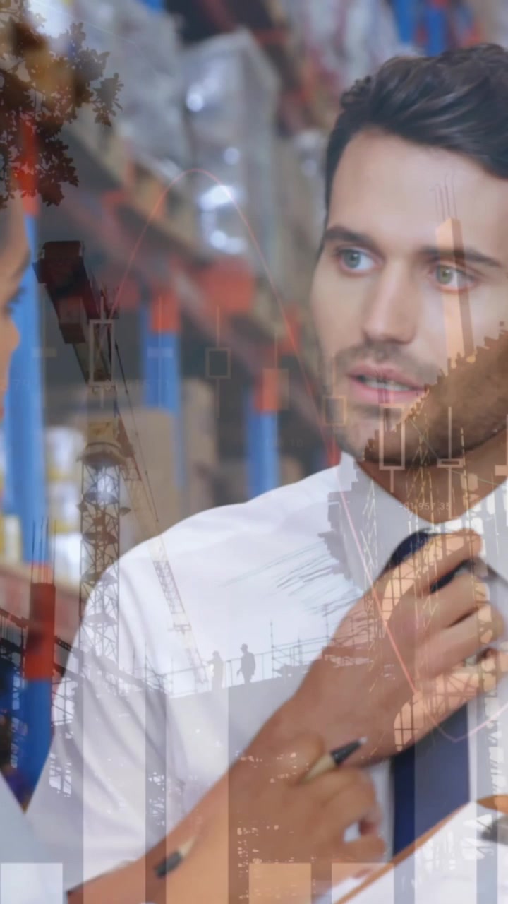 Animación del procesamiento de datos sobre personas trabajando en un almacén