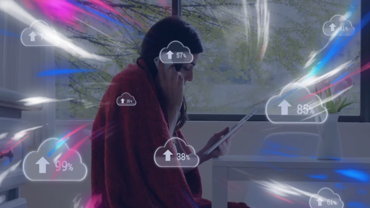 animación de iconos de nubes con un porcentaje creciente sobre la mujer caucásica que usa tableta digital.
