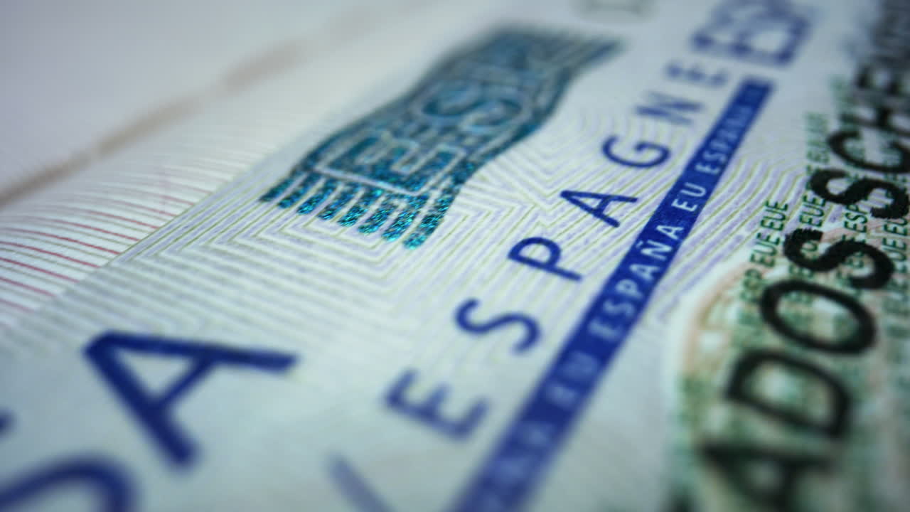 pasaporte biométrico con visado español. visado de schengen para turismo y viajes en la ue