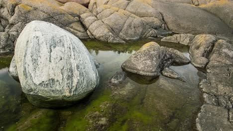 Timelapse-De-Movimiento-De-Charco-Colorido-Por-El-Océano