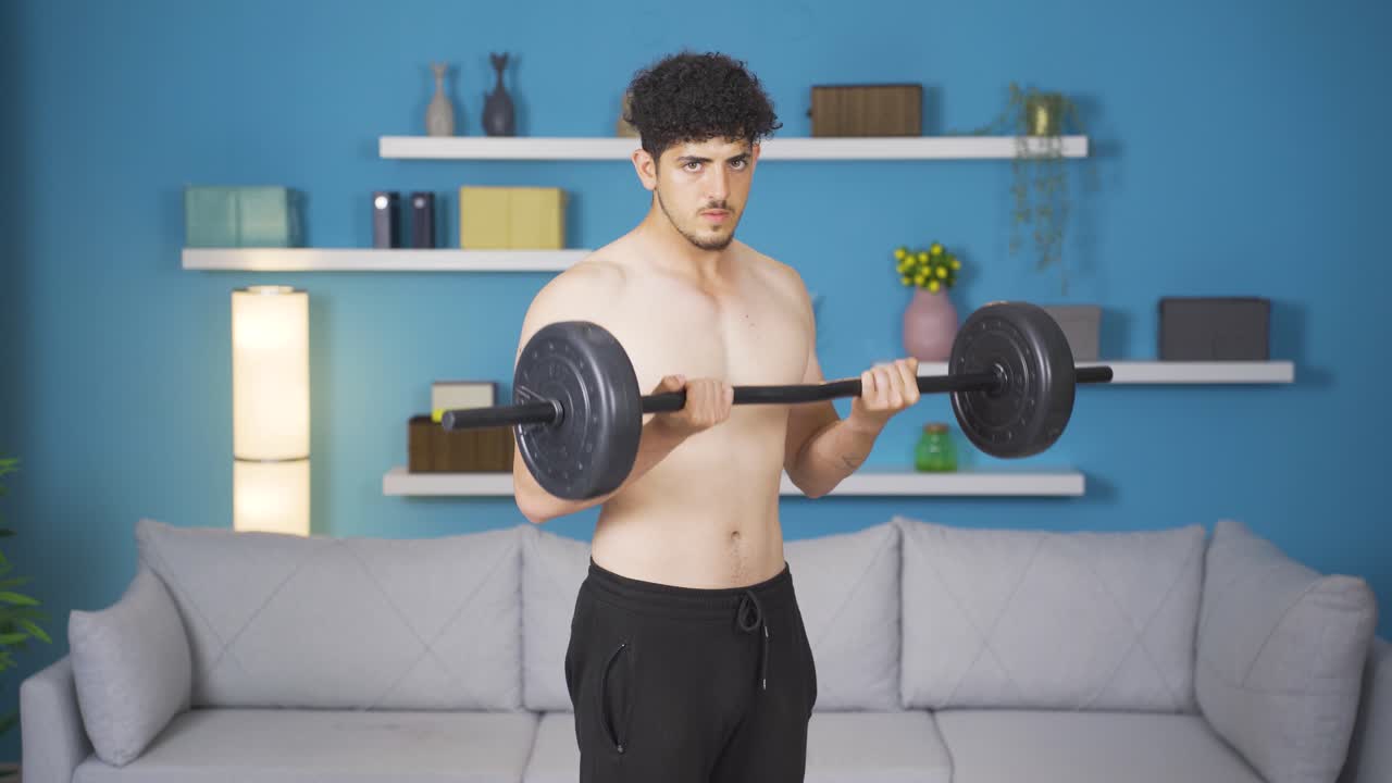 운동선수, 남자, 웨이트 트레이닝, 카메라를 보는 것, 건강한 생활 방식.