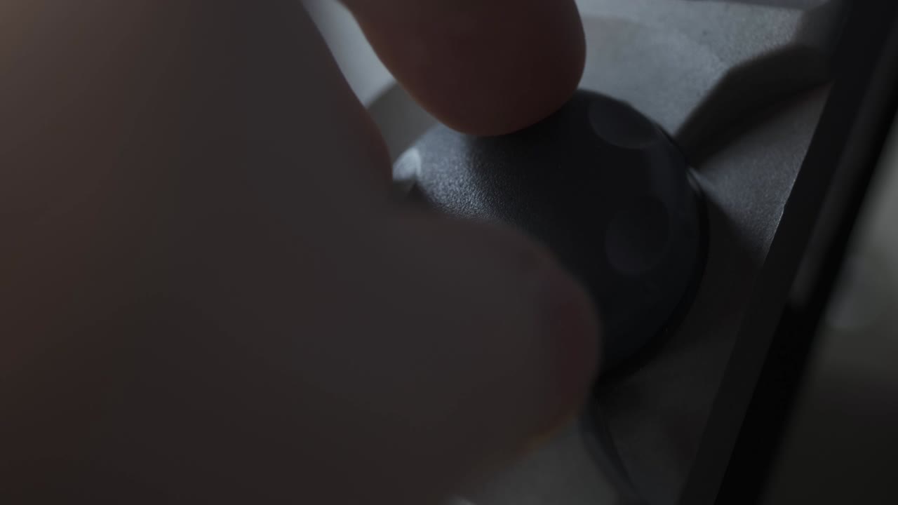 튜닝 노브에 초점을 맞추세요