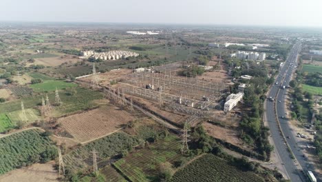 toma de drone de la carretera india