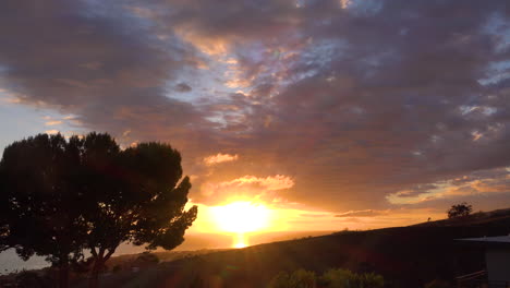 Beautiful-time-lapse-sunset-over-the-Pacific-ocean-from-Ventura-California-hillside