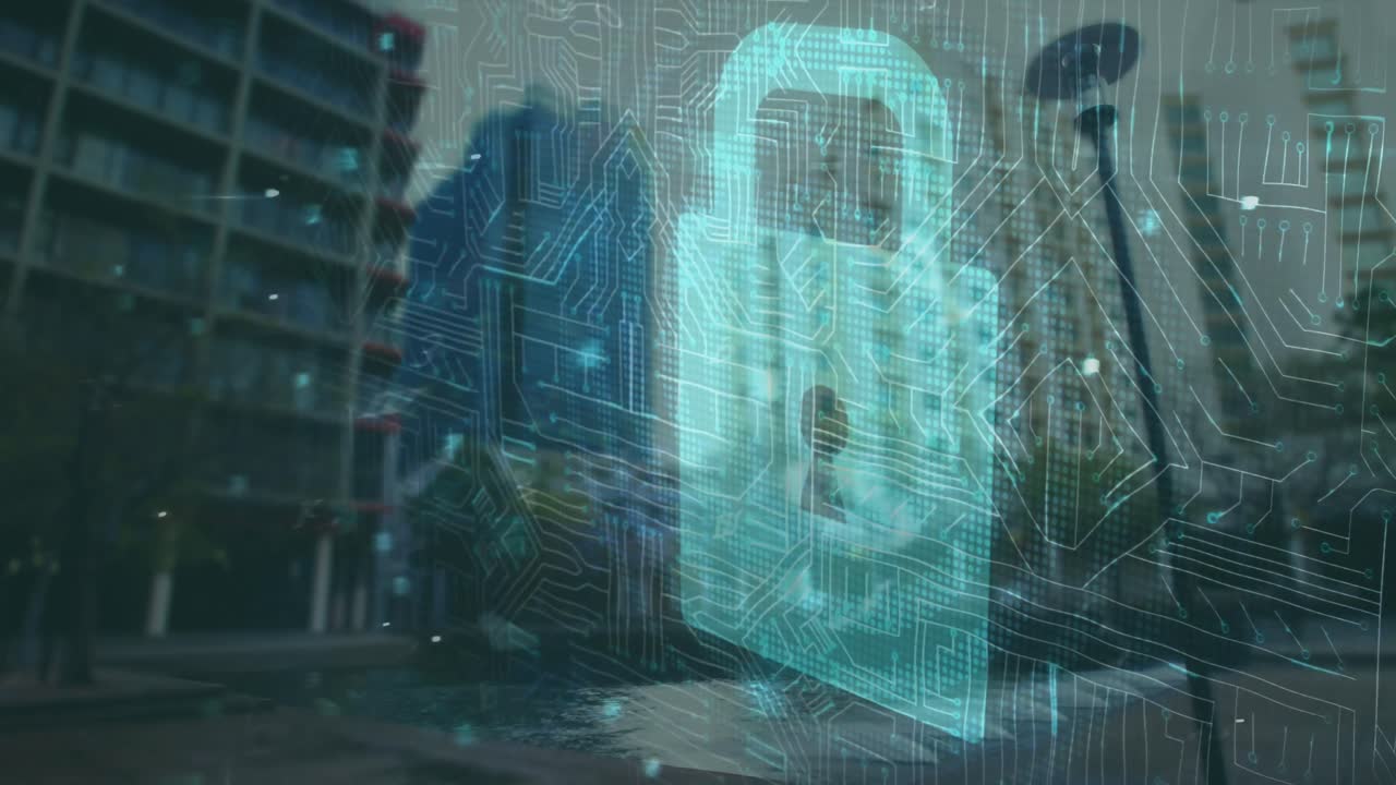 animación del candado de seguridad en línea sobre placa de circuito y paisaje urbano