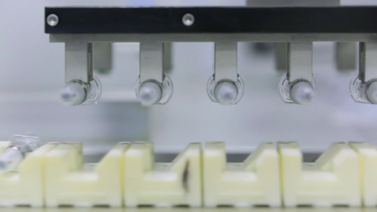 producción automatizada de jeringas en un laboratorio