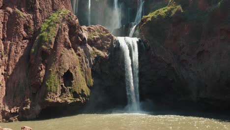 vista panorámica de la cascada de ozoud en marruecos