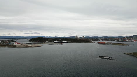 Panoramic-drone-view-over-Stavanger-harbor-in-Rogaland,-Norway