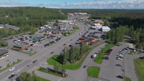 Imágenes-Aéreas-Del-Parque-Soldotna-Creek-Junto-Al-Río-Kenai-En-Alaska