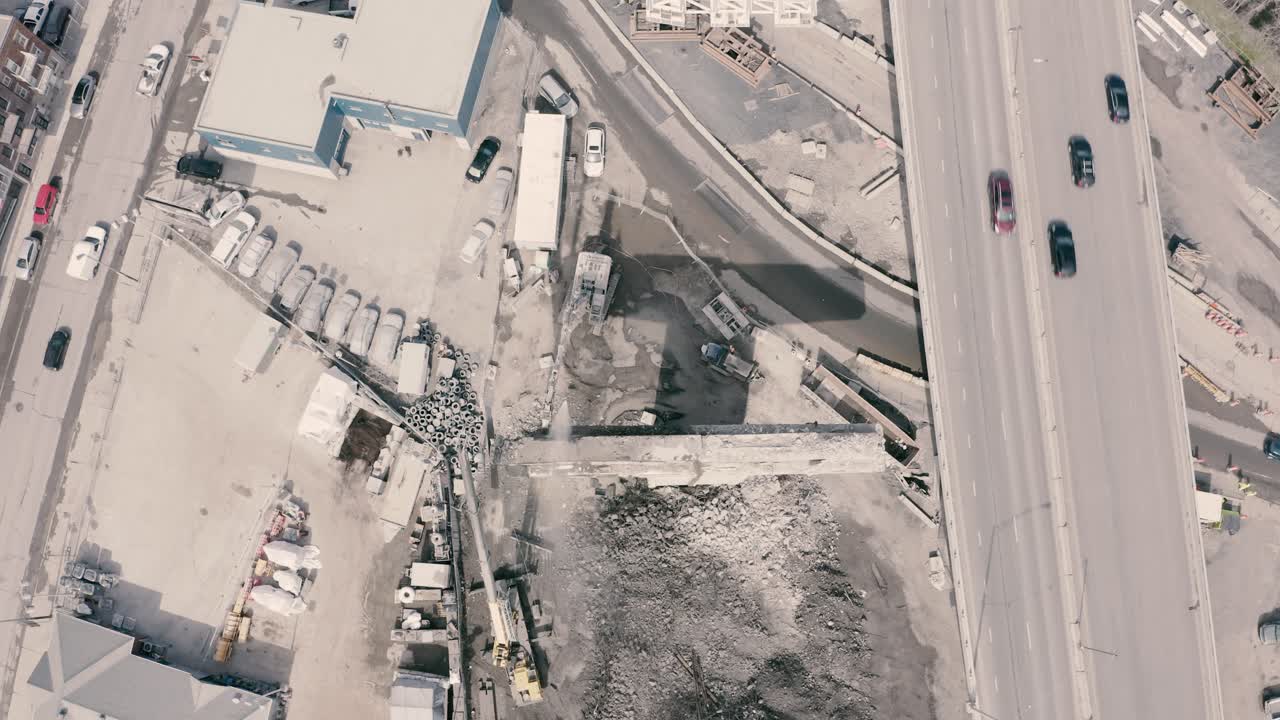 4k hormigón ciudad puente destrucción paisaje drone pájaros ojo view_001