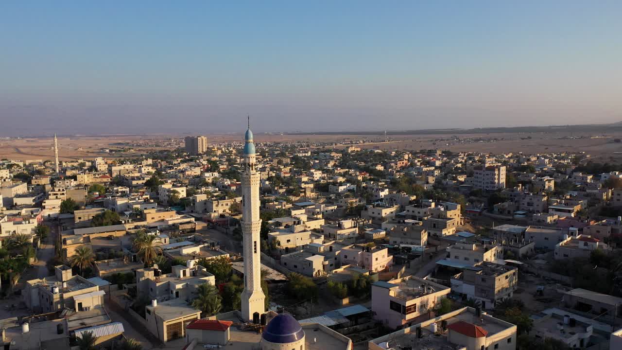 mezquita en la ciudad de jericó - vista aérea