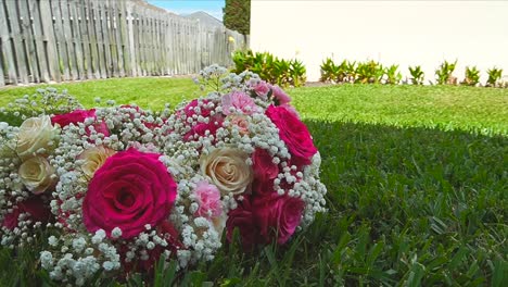 Close-up-of-wedding-flowers-and-bridal-boquette