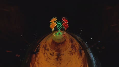 amarillo, verde, rojo - decoraciones de los espacios de la ciudad en una noche de invierno