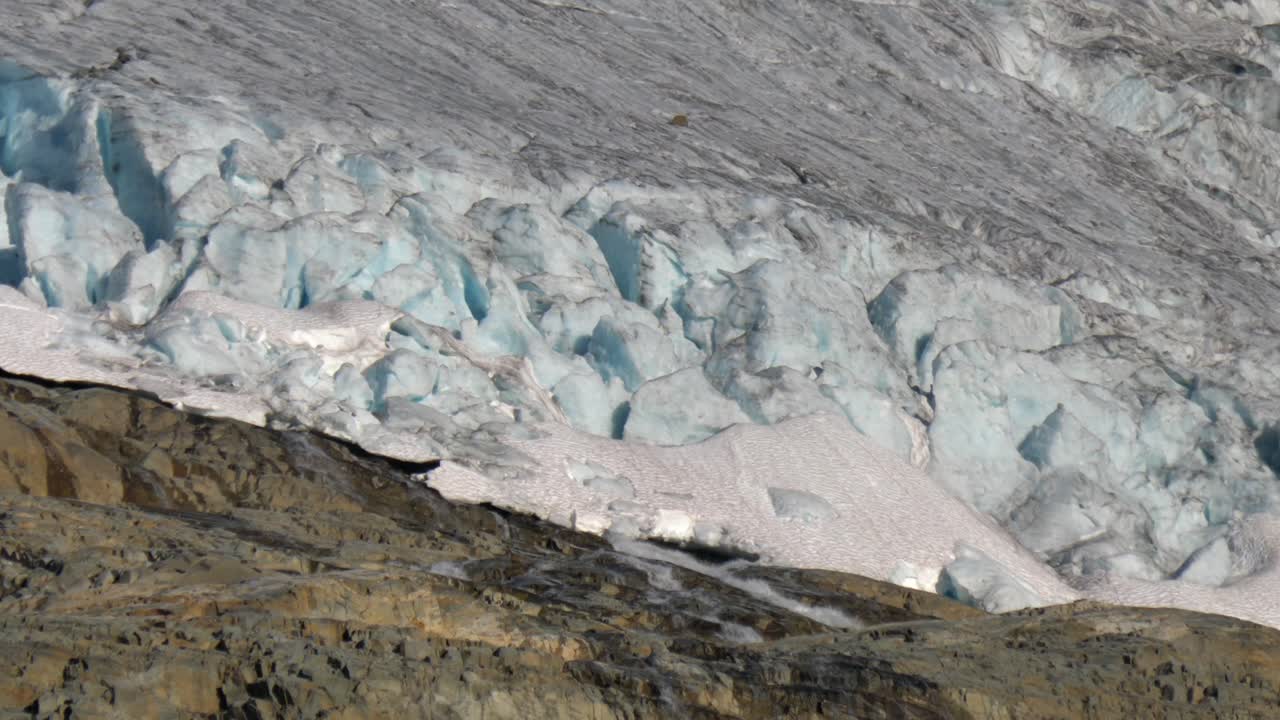 캐나다 버턴 주 조프레 호수 지방 공원의 녹는 마티어 빙하